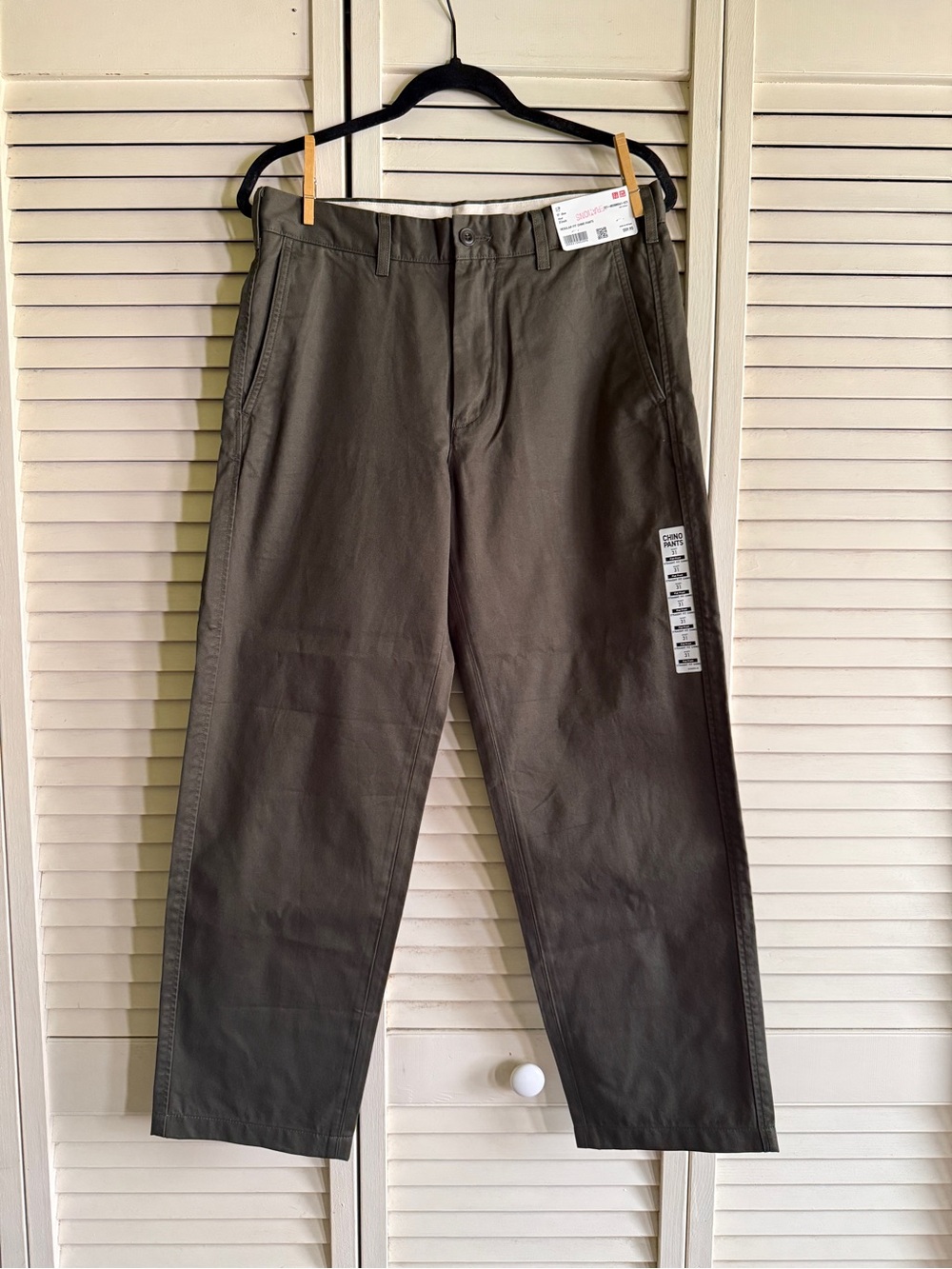 NWT Uniqlo Men’s Regular Fit Chinos, Size 31, Color Olive